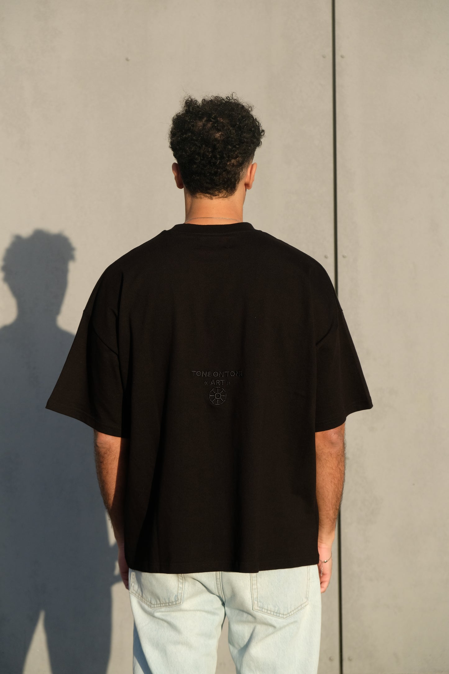 TEE-SHIRT ART TON SUR TON NOIR