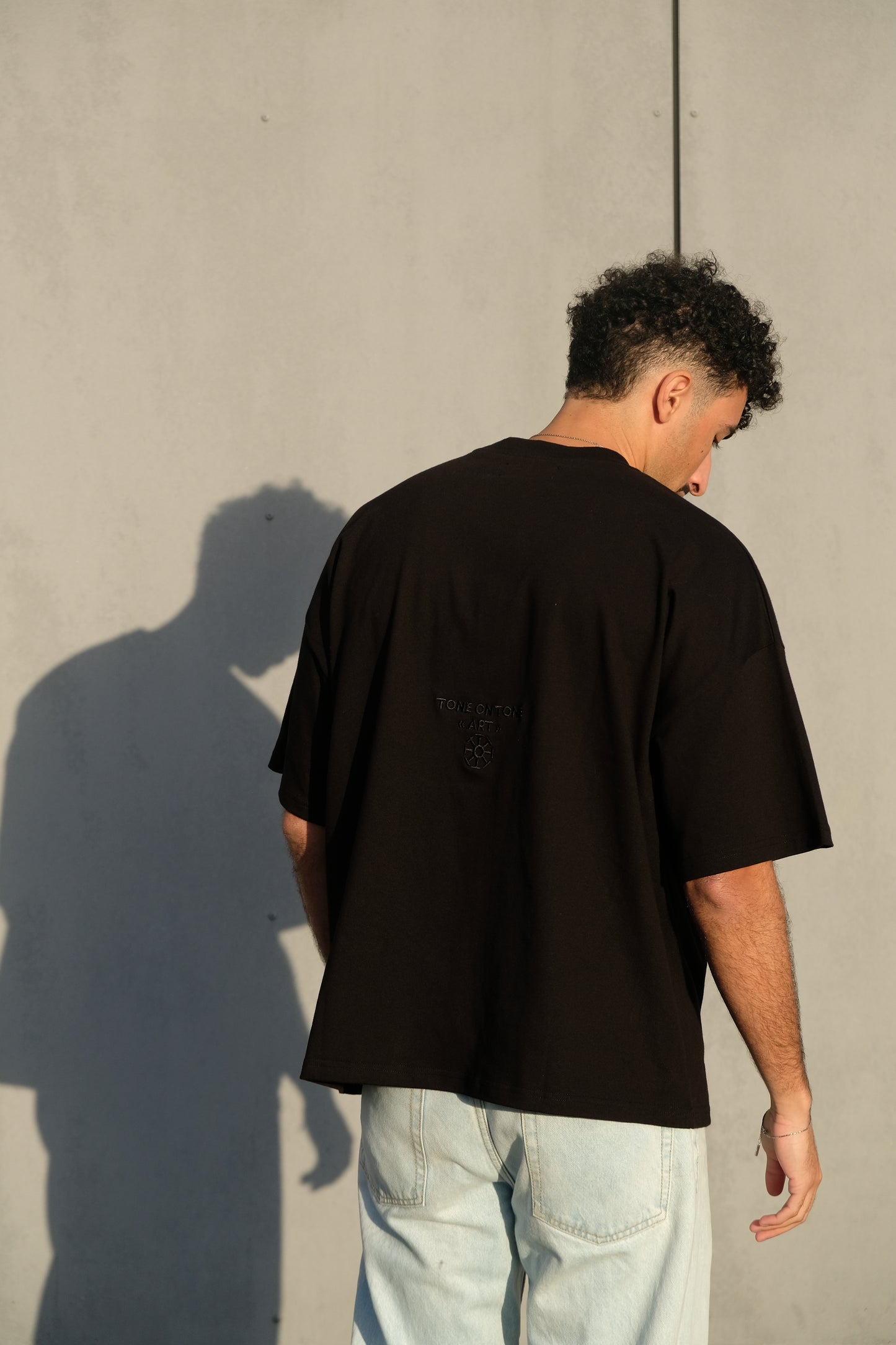 TEE-SHIRT ART TON SUR  TON NOIR